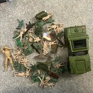 Military Action Figure Set with Green Vehicle